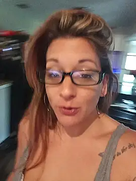 Snapshot of missbellastar chatting on 05-15-26, 02:13 missbellastar online show from 05-15-26, 02:13