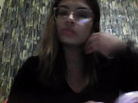Snapshot of BabyCinnamon1 chatting on 06-11-26, 02:53 BabyCinnamon1 online show from 06-11-26, 02:53