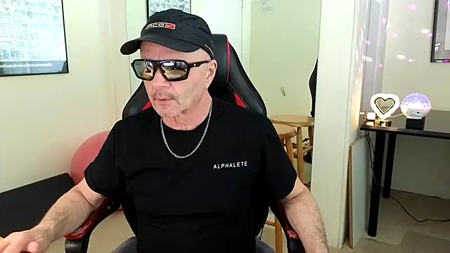 hotdadbod online show from 01-14-25, 09:20