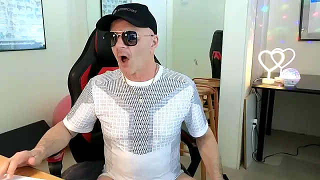 hotdadbod online show from 02-09-25, 09:39