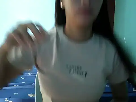 Snapshot of GraciousGirly chatting on 05-19-26, 01:56 GraciousGirly online show from 05-19-26, 01:56