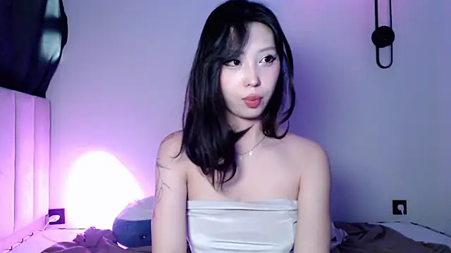 neverstoplovingme online show from 07-19-26, 01:42