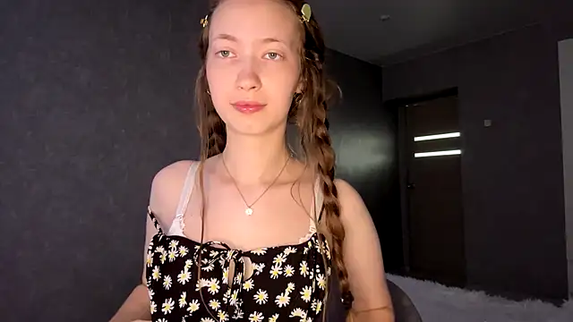 Emily Mur  online show from 07-20-26, 05:00
