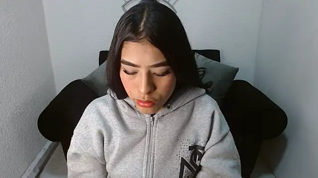 naomyfuckhard online show from 05-13-26, 12:24