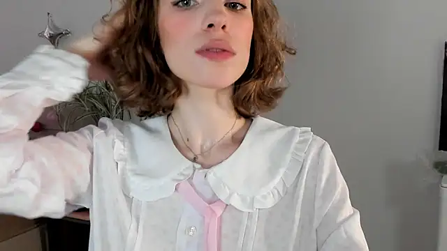 Snapshot of imogensy chatting on 06-07-26, 02:10 imogensy online show from 06-07-26, 02:10