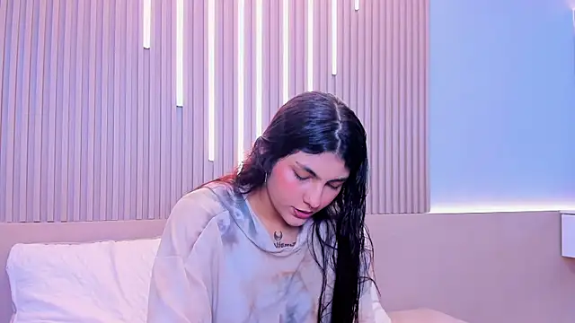 Amara lune online show from 07-19-26, 03:32