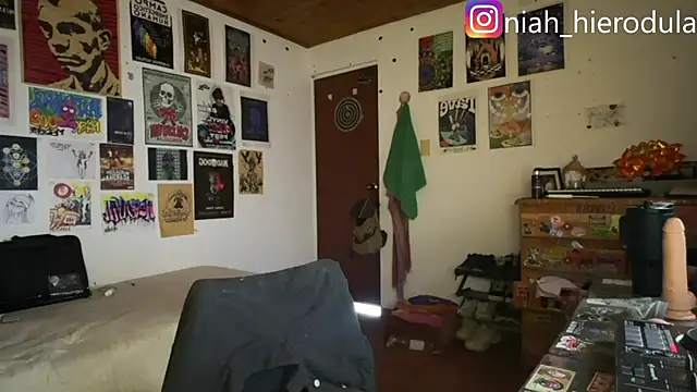 niah 11 online show from 07-10-26, 02:19