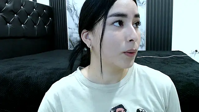 MiaReinig09 online show from 07-17-26, 01:12