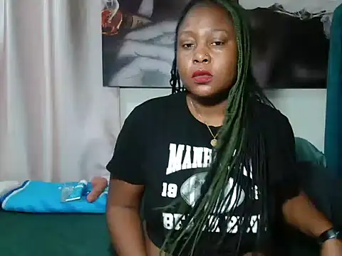 Snapshot of Theecougar chatting on 05-23-26, 02:50 Theecougar online show from 05-23-26, 02:50