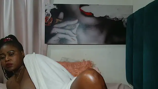 Snapshot of Theecougar chatting on 06-07-26, 01:32 Theecougar online show from 06-07-26, 01:32