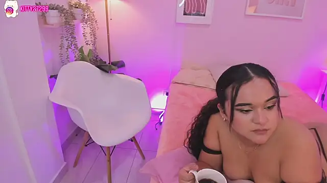 Kitty lulu  online show from 07-09-26, 04:27