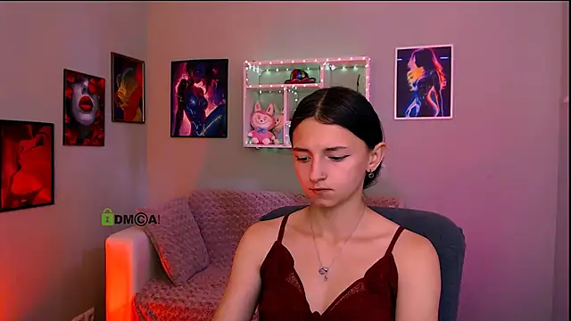 Snapshot of caroline_honeyy chatting on 06-16-26, 09:45 caroline honeyy online show from 06-16-26, 09:45