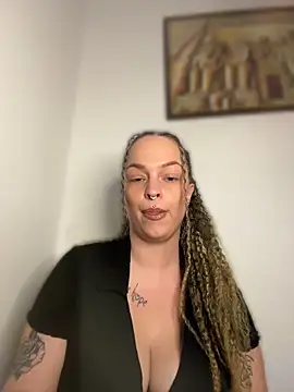WaitingLucia online show from 05-17-26, 06:37