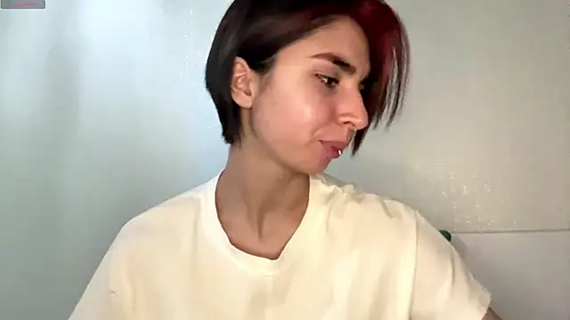 JessiaRuezga online show from 07-17-26, 11:06