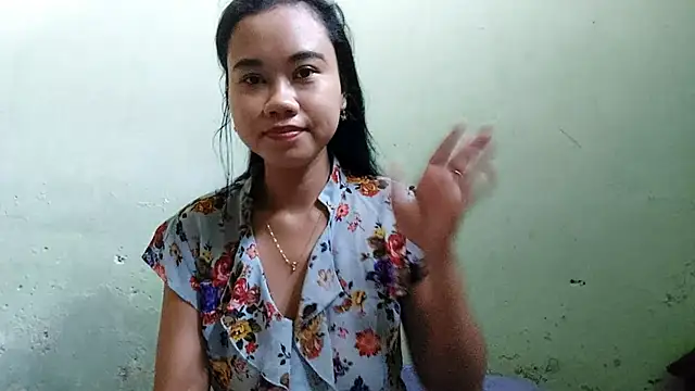 MinaKuhlo online show from 05-18-26, 08:09