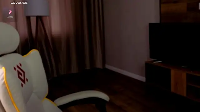 honeylanaa online show from 07-14-26, 04:39