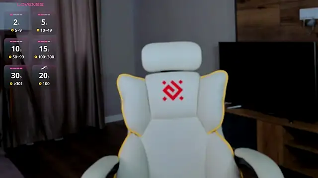 honeylanaa online show from 07-28-26, 04:19