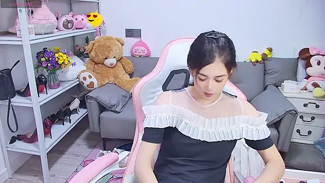 QinQin-888 online show from 07-14-26, 12:33