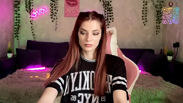 Angelina Charm  online show from 05-19-26, 06:53