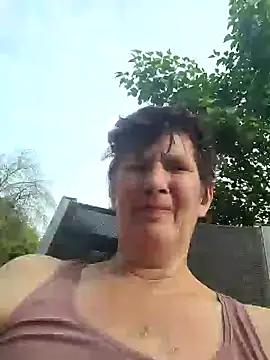 Snapshot of freche52f chatting on 05-17-26, 03:52 freche52f online show from 05-17-26, 03:52