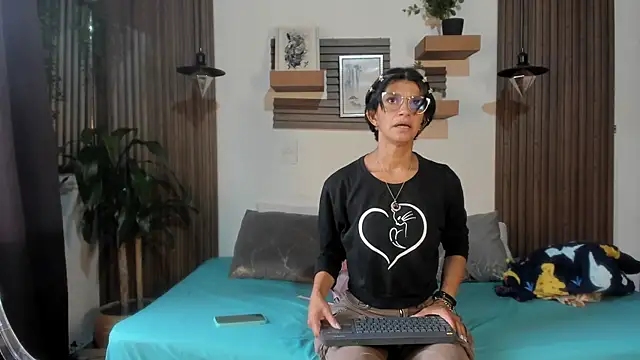 Evaa campbell online show from 07-13-26, 12:19