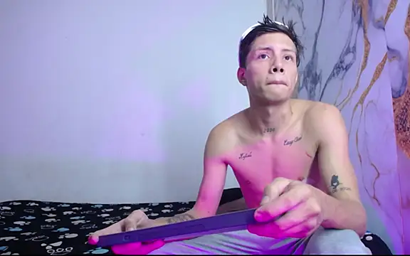 Sexy and Explosives1 online show from 05-14-26, 08:15