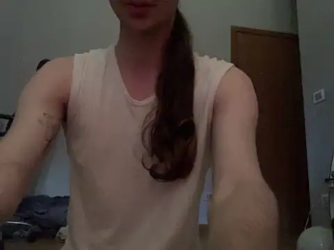Snapshot of Mattnavybutt chatting on 05-20-26, 01:17 Mattnavybutt online show from 05-20-26, 01:17