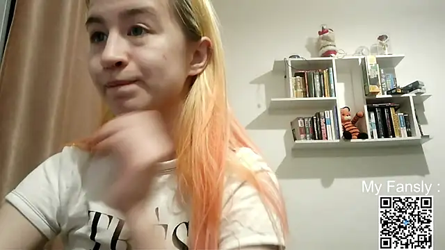 Snapshot of Emilya201 chatting on 05-17-26, 11:56 Emilya201 online show from 05-17-26, 11:56