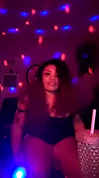 Snapshot of NailGoddessnow chatting on 01-20-25, 10:51 NailGoddessnow online show from 01-20-25, 10:51