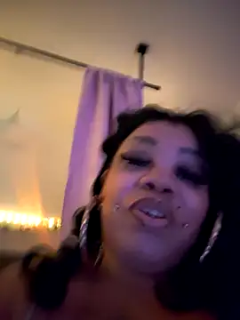 Snapshot of NailGoddessnow chatting on 12-14-25, 06:52 NailGoddessnow online show from 12-14-25, 06:52