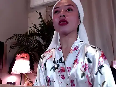Super Hot Bunny online show from 05-18-26, 05:57