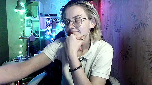 Snapshot of __Freya___ chatting on 05-18-26, 10:04 Freya online show from 05-18-26, 10:04