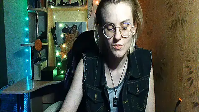 Snapshot of __Freya___ chatting on 05-19-26, 09:32 Freya online show from 05-19-26, 09:32