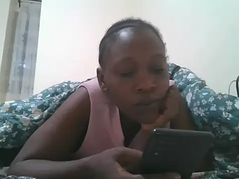chocolatepetite online show from 05-18-26, 03:13