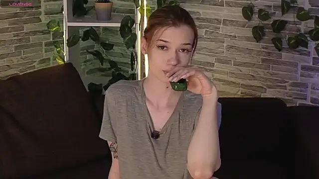 OliviaFoxsis online show from 05-16-26, 06:43