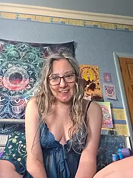 Snapshot of Izzylove47 chatting on 05-18-26, 11:49 Izzylove47 online show from 05-18-26, 11:49