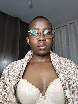 Snapshot of Miss-Temptasion chatting on 05-18-26, 04:29 Miss-Temptasion online show from 05-18-26, 04:29