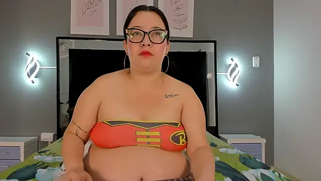 zoe curvyy online show from 06-19-26, 12:09