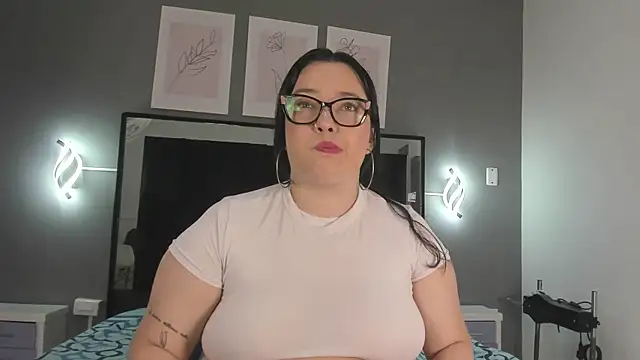zoe curvyy online show from 07-17-26, 12:34