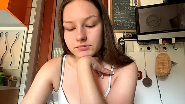 ShaylaChong online show from 07-14-26, 07:13