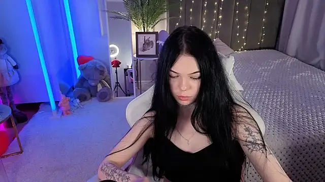Vivi Vivian online show from 05-15-26, 10:17