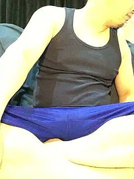 Snapshot of yu_ji-_-_ chatting on 06-19-26, 04:39 yu ji- - online show from 06-19-26, 04:39