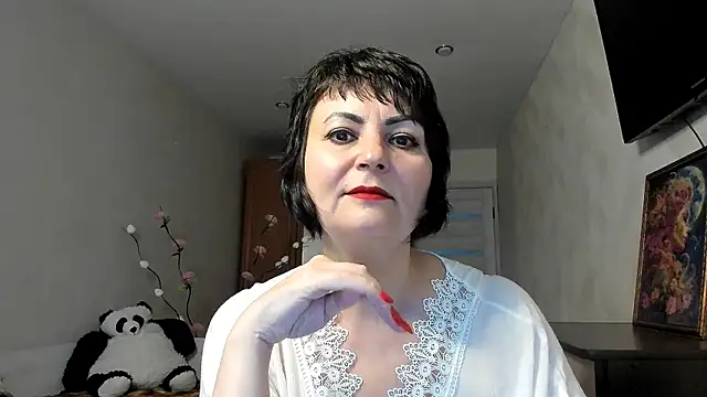 Snapshot of Helen_Beller chatting on 05-21-26, 07:26 Helen Beller online show from 05-21-26, 07:26