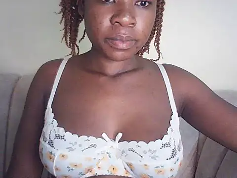spicy-laidy01 online show from 05-17-26, 06:04