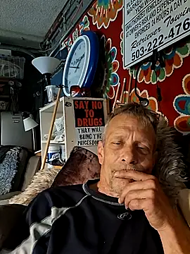 Snapshot of truckdawg2023 chatting on 07-15-26, 04:45 truckdawg2023 online show from 07-15-26, 04:45