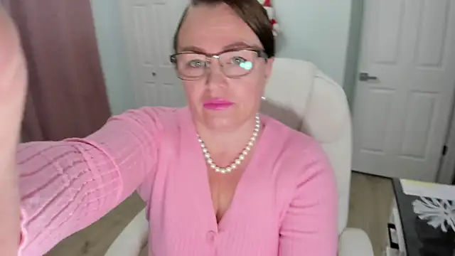 Snapshot of Vika73 chatting on 12-03-24, 12:27 Vika73 online show from 12-03-24, 12:27