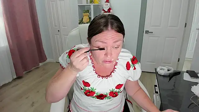 Snapshot of Vika73 chatting on 12-07-24, 04:25 Vika73 online show from 12-07-24, 04:25