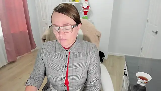 Snapshot of Vika73 chatting on 12-14-24, 03:04 Vika73 online show from 12-14-24, 03:04