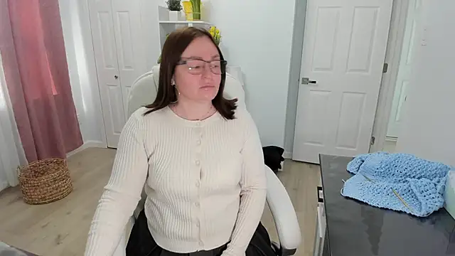 Snapshot of Vika73 chatting on 02-14-25, 02:54 Vika73 online show from 02-14-25, 02:54