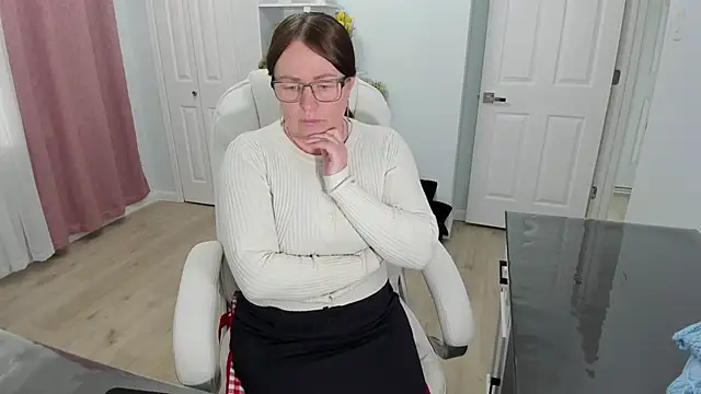 Snapshot of Vika73 chatting on 02-20-25, 04:57 Vika73 online show from 02-20-25, 04:57